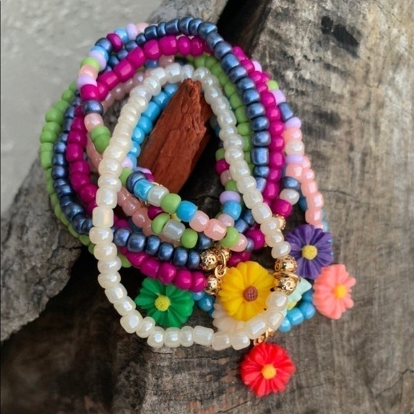 Mystery Color bracelets for girls, summer bracelets with flowers - Picture 4 of 7